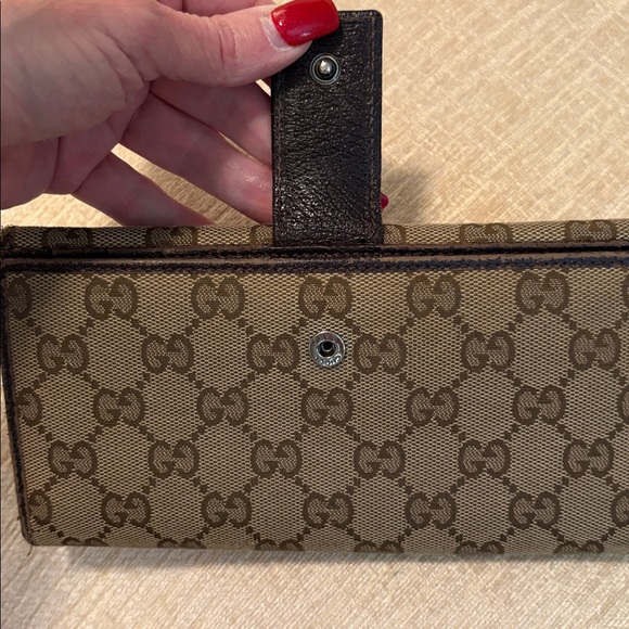 Gucci Brown and Tan Monogram Wallet - Picture 6 of 13